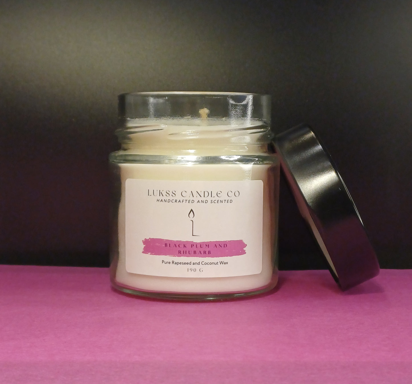 Black Plum & Rhubarb Scented Candle 190g